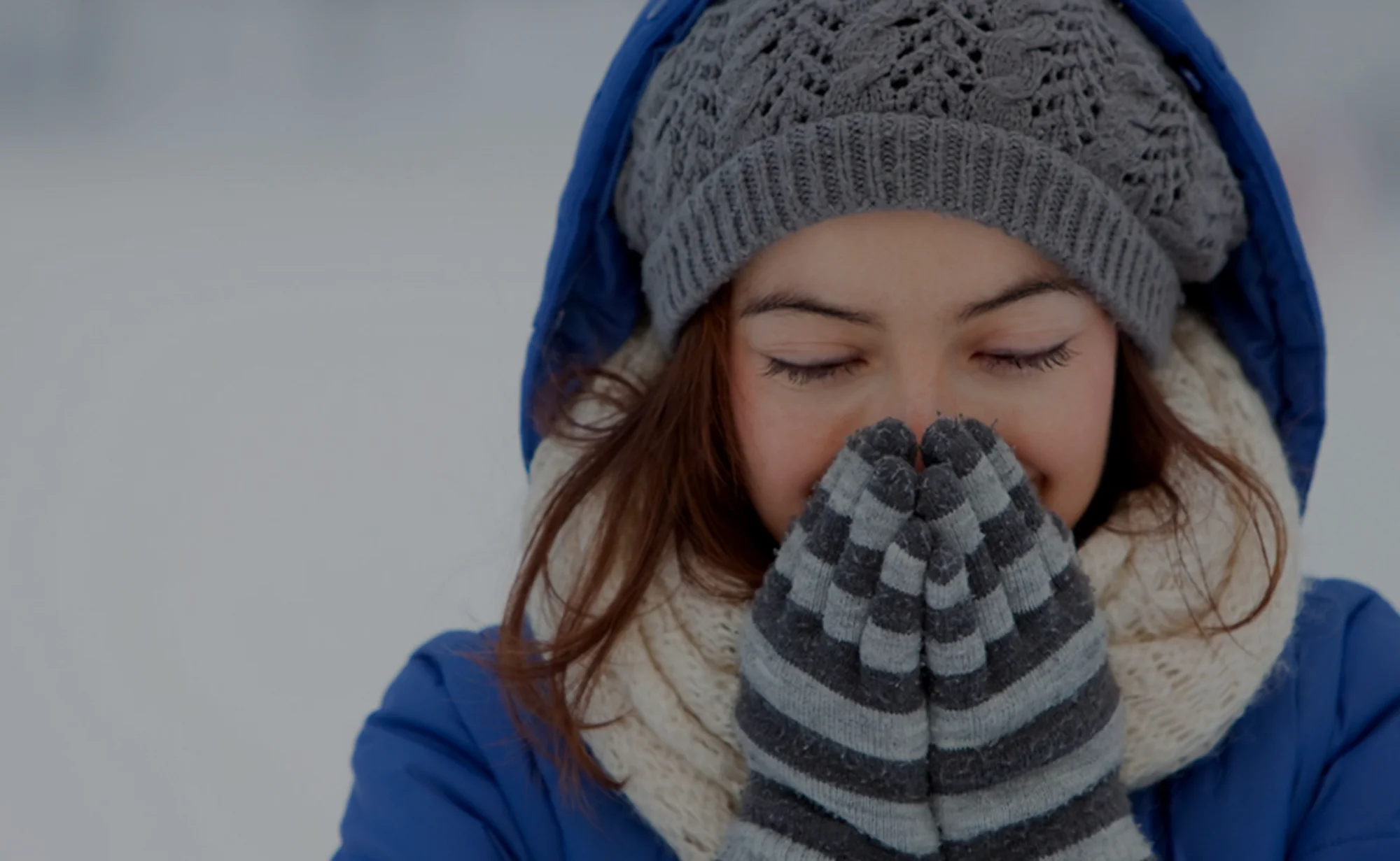 Manos cortadas por el frio